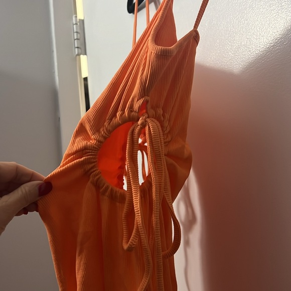 Orange mini dress with side cut outs. Zara Size small new with tags - Picture 3 of 3